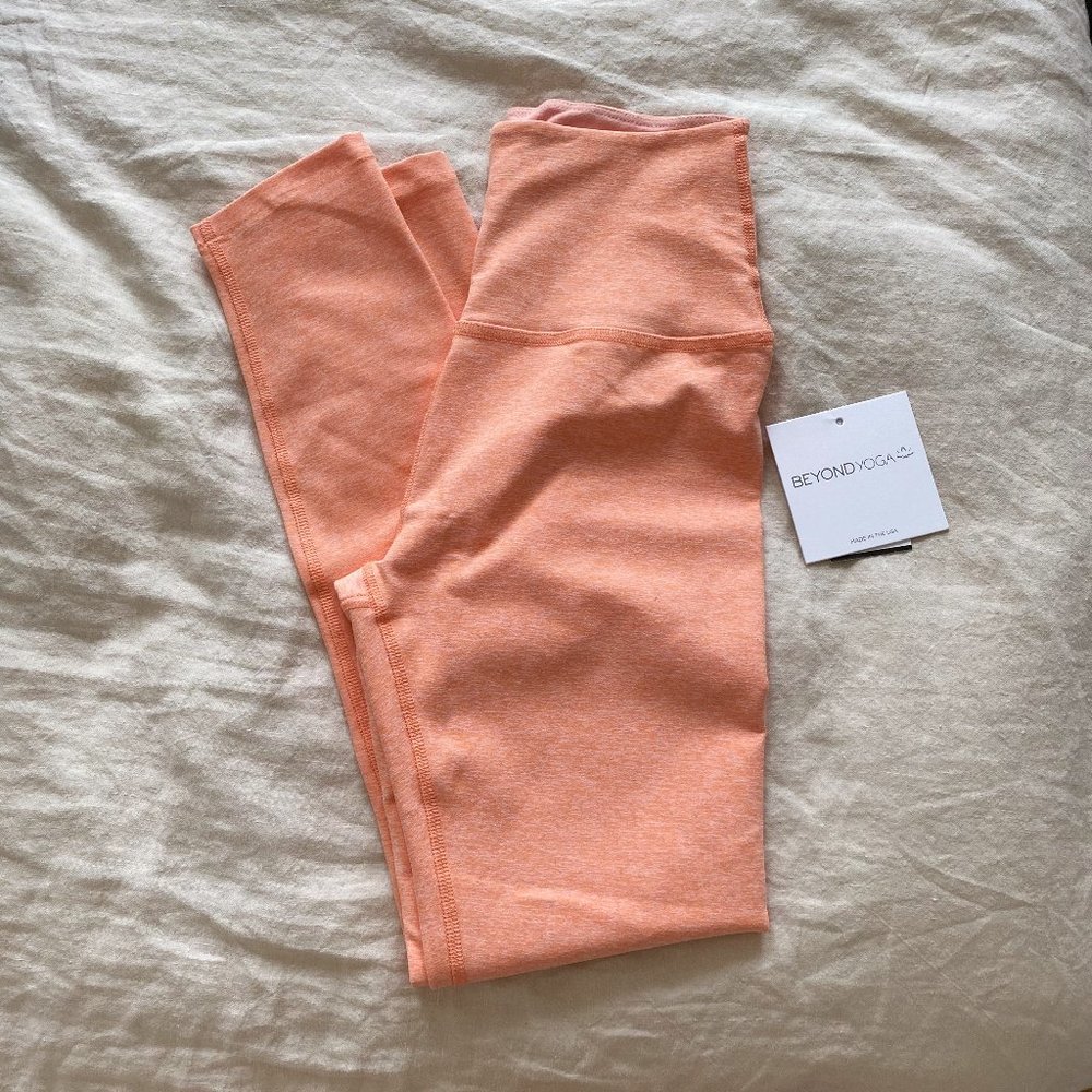 *NWT* Beyond Yoga Spacedye Midi Leggings in Peach